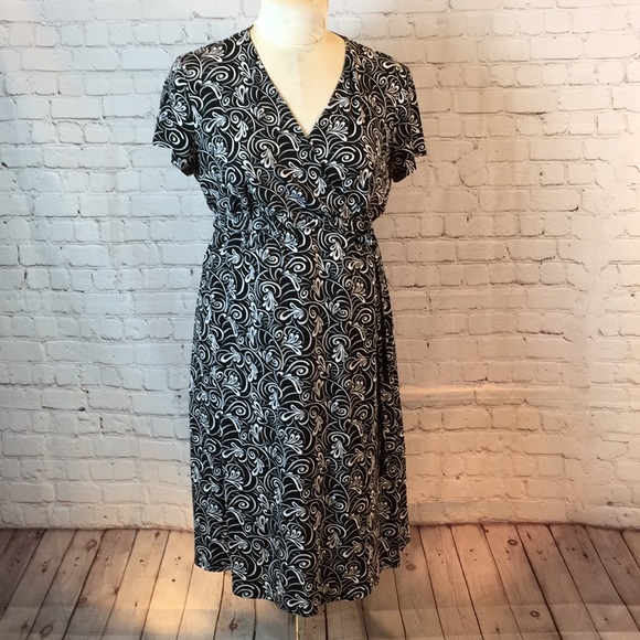 Oh Baby by Motherhood Dresses & Skirts - Oh Baby paisley print drawstring empire waist